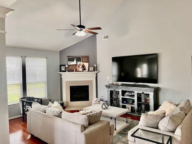 Building Photo - 16222 Wilmington Park Ln