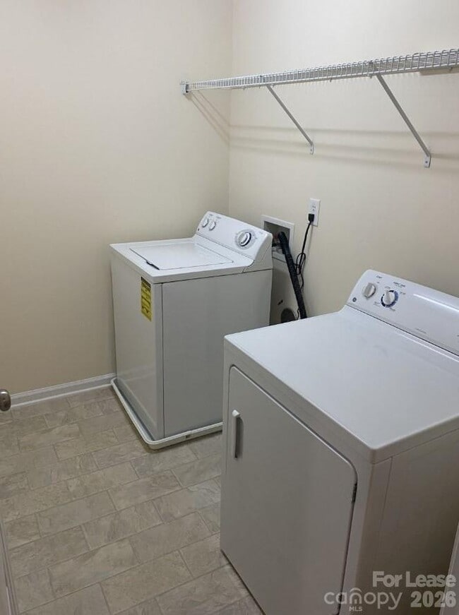 Building Photo - 12120 Stratfield Pl Cir