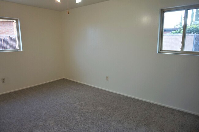 Building Photo - 3 bedroom home