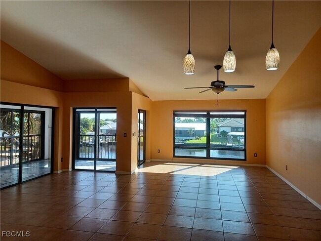 Building Photo - 5515 SW 12th Ave