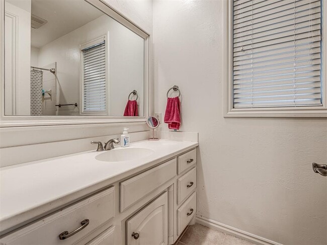 Building Photo - 3309 Shadow Valley Dr