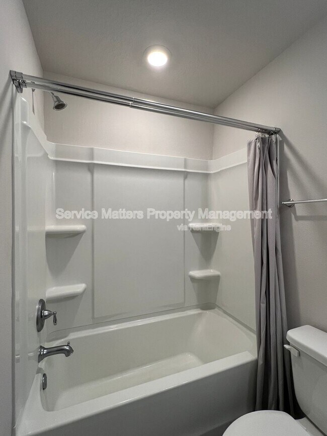 Building Photo - 1615 Iroquois Ct