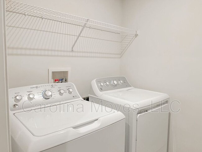 Building Photo - 415 Huntingdale Pl