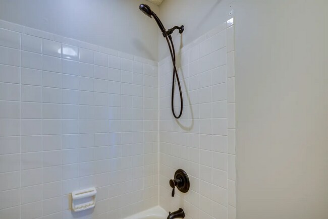 Bathroom - Master - 151 Rambling Rd