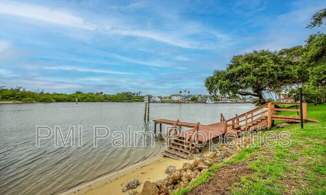 Building Photo - 390 Golfview Rd