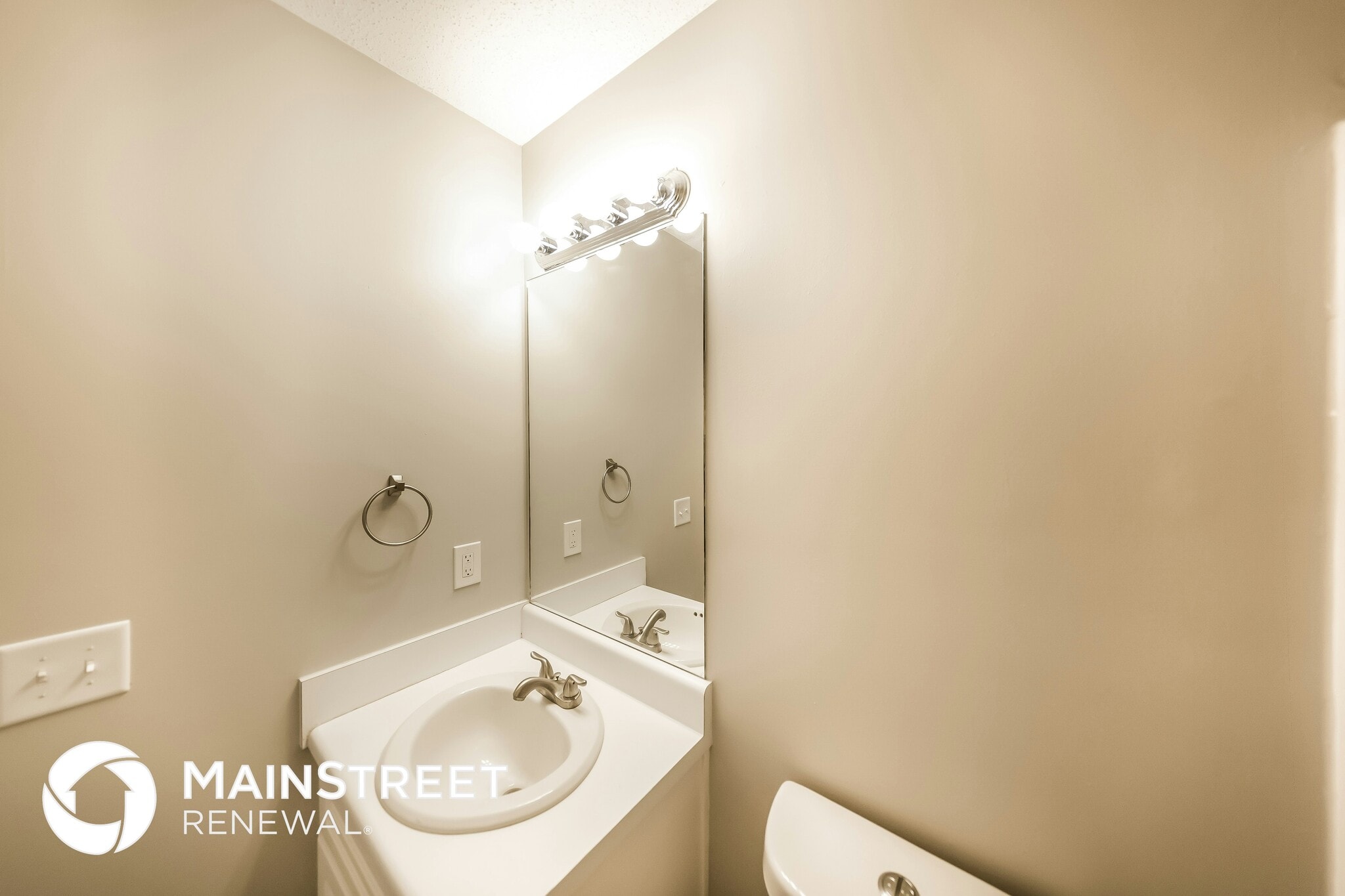 Building Photo - 15973 Stone Ridge Cir