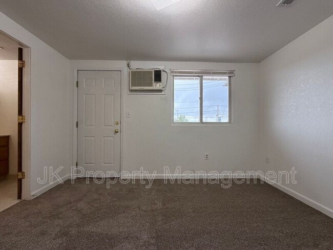 Building Photo - 4000 Ella Ave