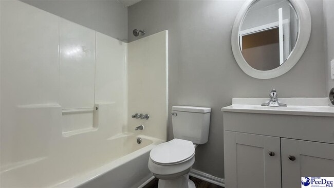 Building Photo - 1109 E Macree Terrace