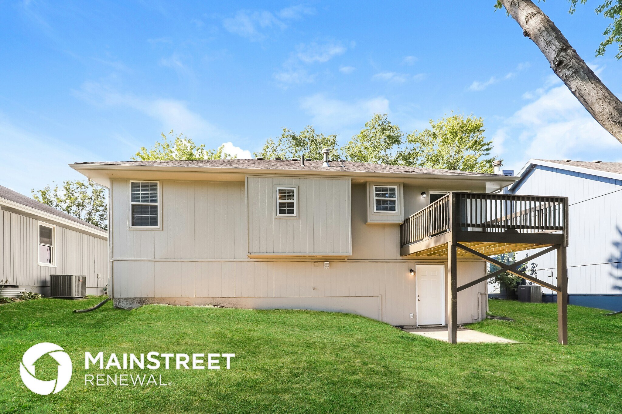 Building Photo - 11019 N Ditman Ave