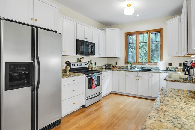 Building Photo - 203 Da Gullah Way