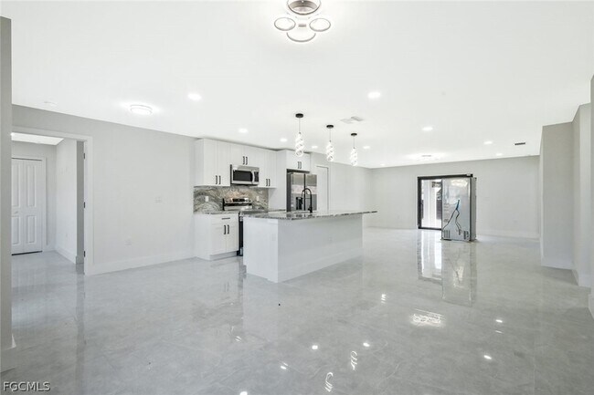 Building Photo - 3413 27th St SW