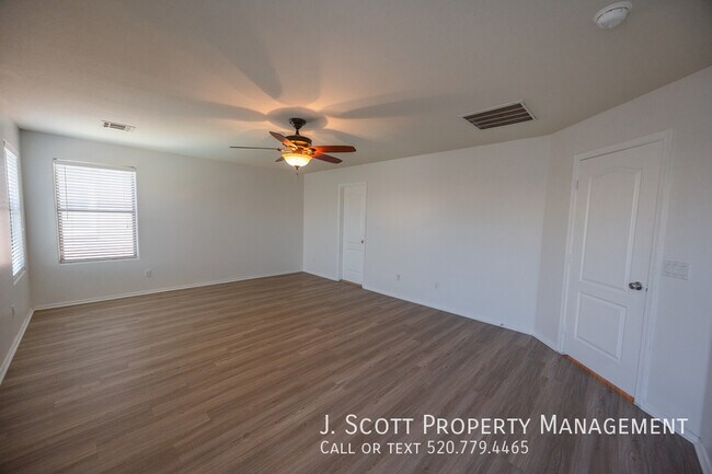Building Photo - 3425 E Bartlett Dr