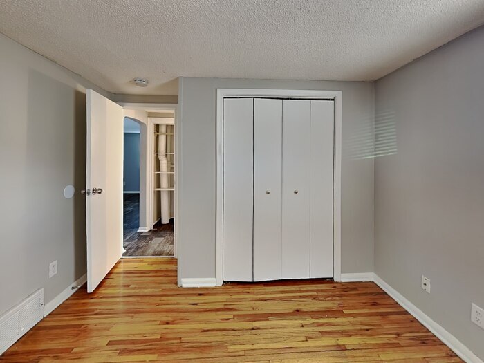 Building Photo - 5415 Emerson Ave N