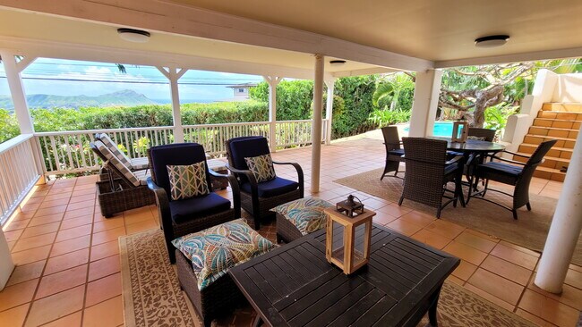 Building Photo - 4115 Sierra Dr