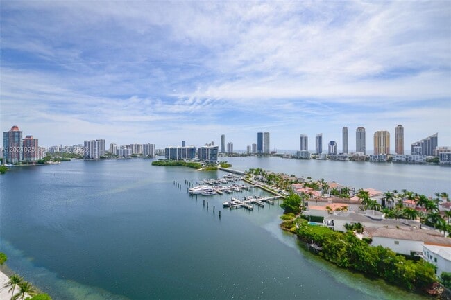 Building Photo - 6000 Island Blvd