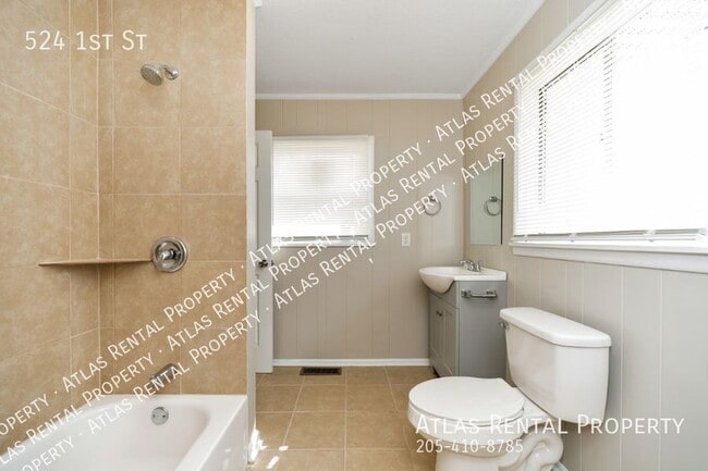 Building Photo - 524 1st St