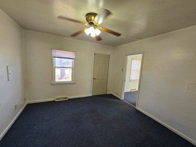 Building Photo - 158 S Roosevelt Rd