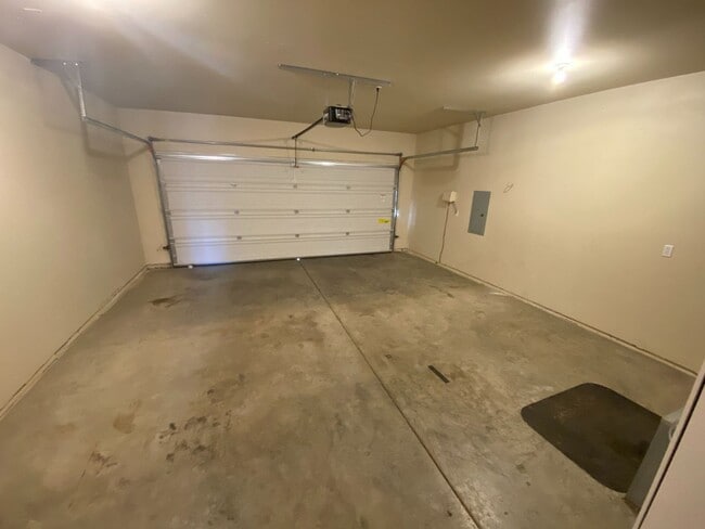 Building Photo - Nice 3 Bed, 2 Bath Home!