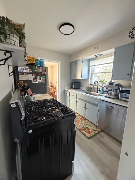 Building Photo - 3146 Portsmouth Ave