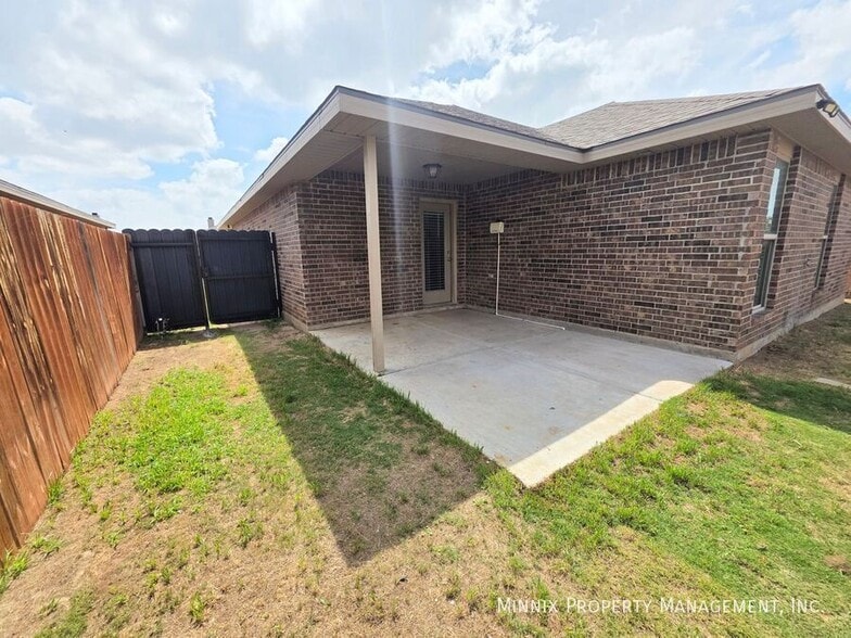 Building Photo - 9411 Sagebrush Ave