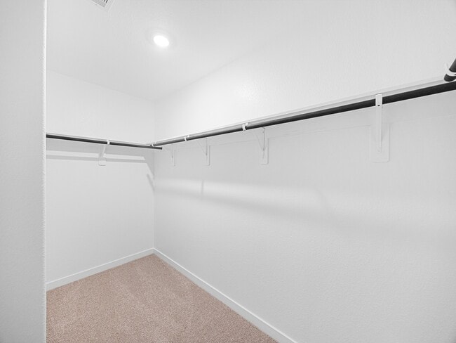 Building Photo - 18718 Timber Gln Dr