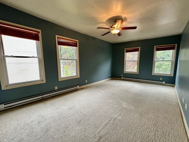 Building Photo - 2709 Josephine St