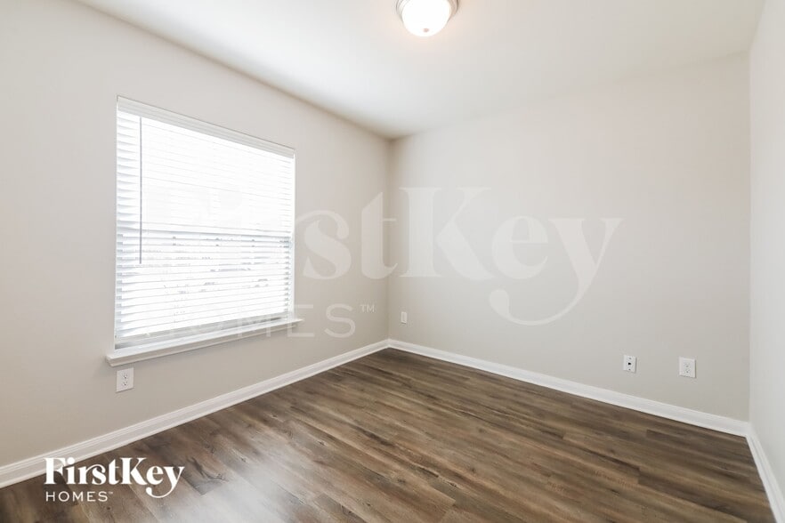 Building Photo - 14219 Chaps Dr