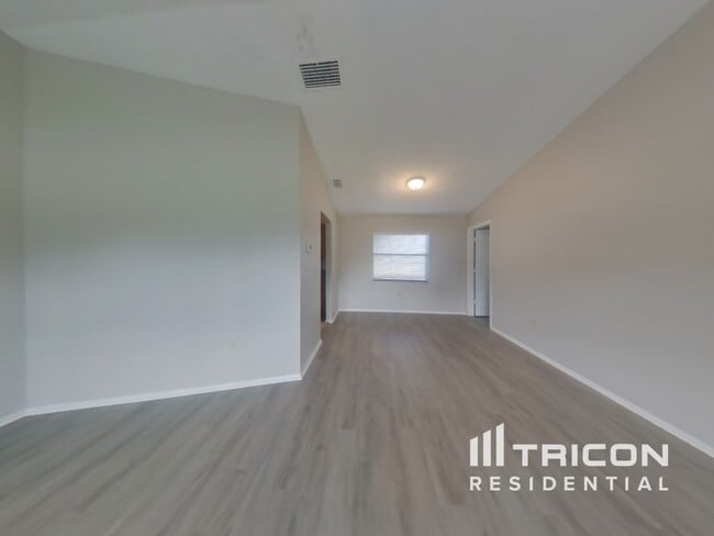 Building Photo - 2273 Seward Cir