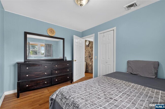 Building Photo - 8 Coyles Ct