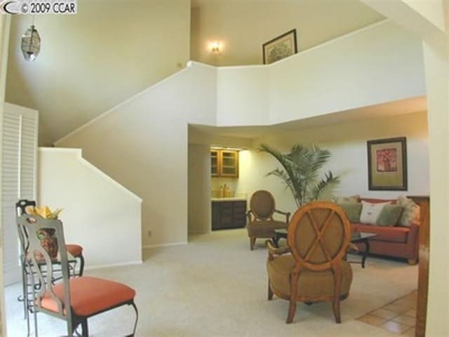Building Photo - Spacious Modern Townhouse in the Desirable...