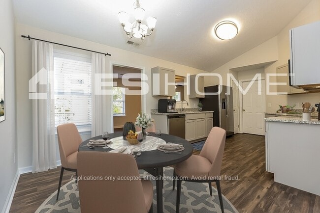 Building Photo - 632 Zellwood Dr