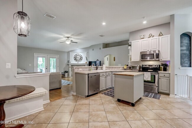 Building Photo - 12004 W Liberty Lake Dr