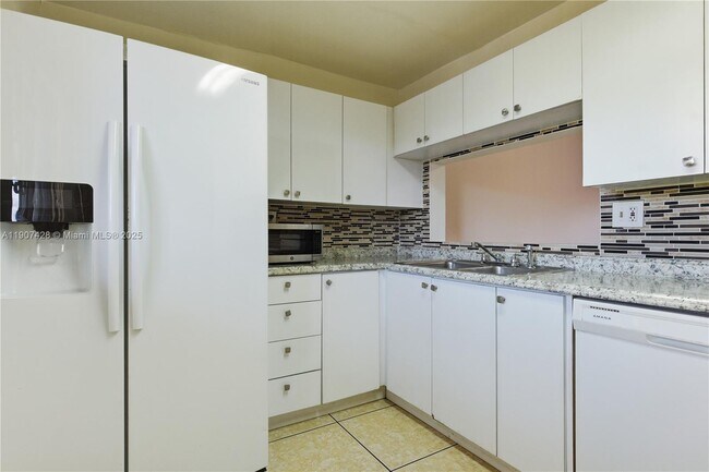 Building Photo - 8415 SW 107th Ave