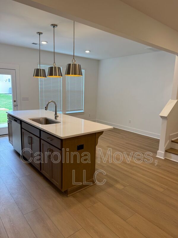 Building Photo - 508 Round Rock Wy