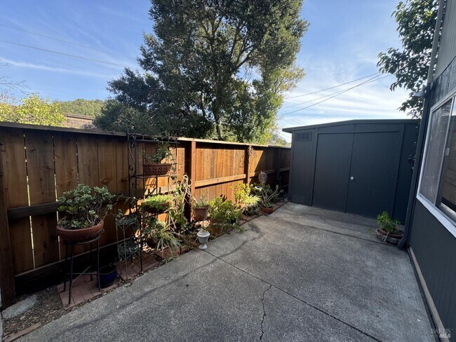 Building Photo - 1080 Los Gamos Rd