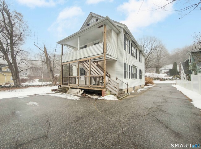 Building Photo - 72 Roosevelt Ave