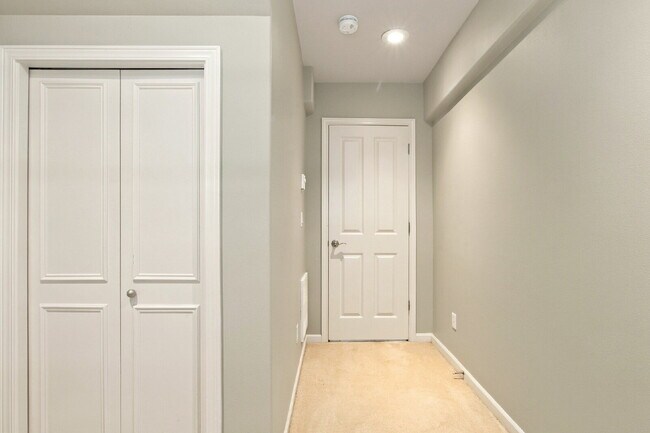 Building Photo - Gorgeous 3-Bed Capitol Hill Townhome with A/C, Garage & Partial Furnishings!- Available NOW FOR RENT