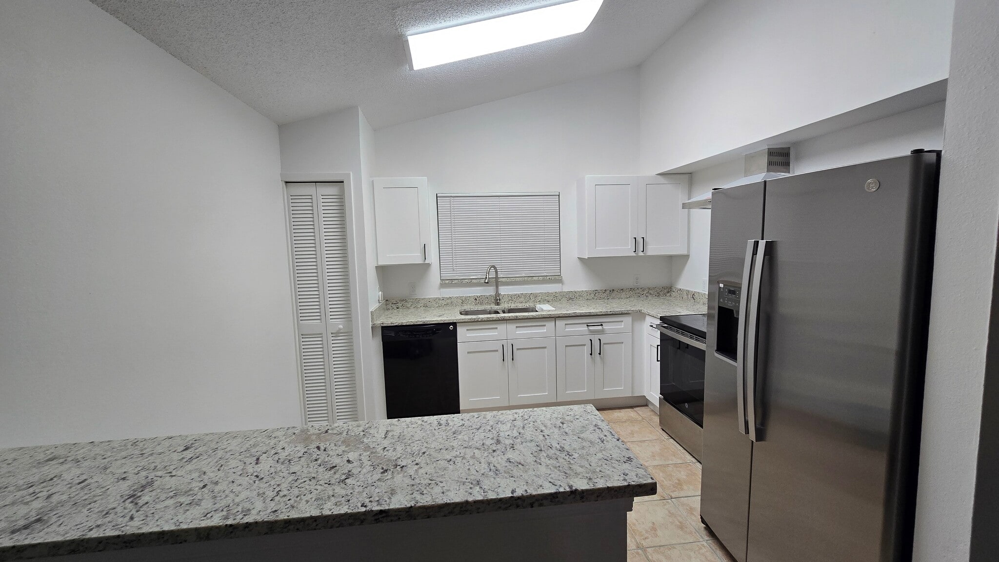Building Photo - 846 Grenadier Dr