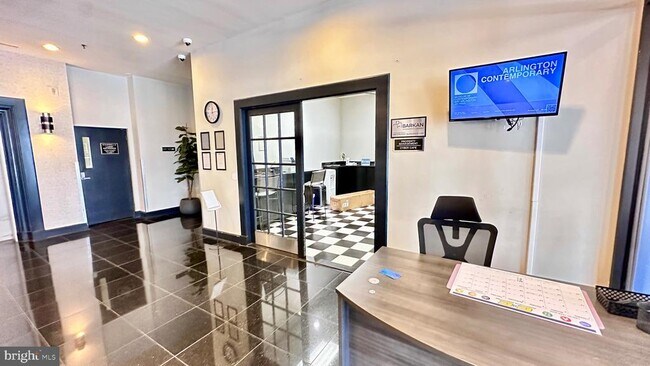 Building Photo - 1001 N Randolph St