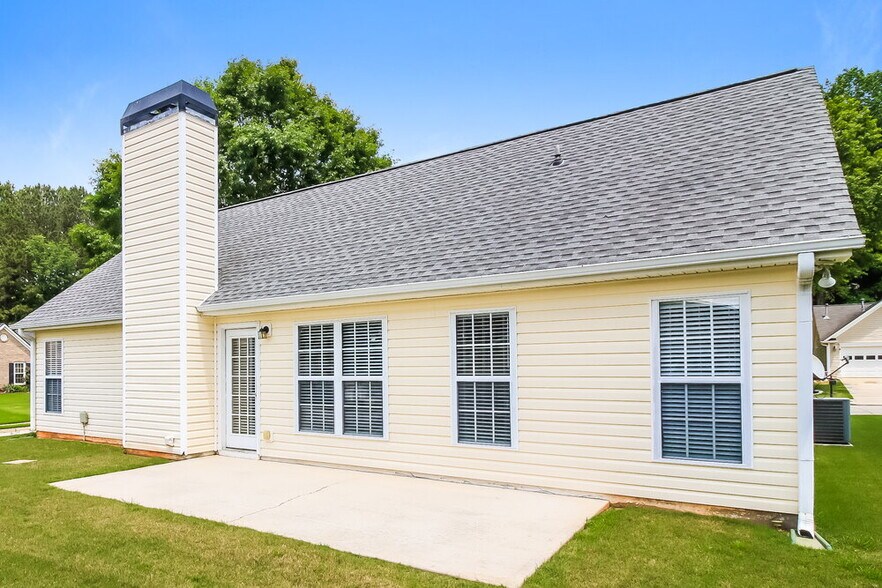 Building Photo - 180 Lake Cove Approach