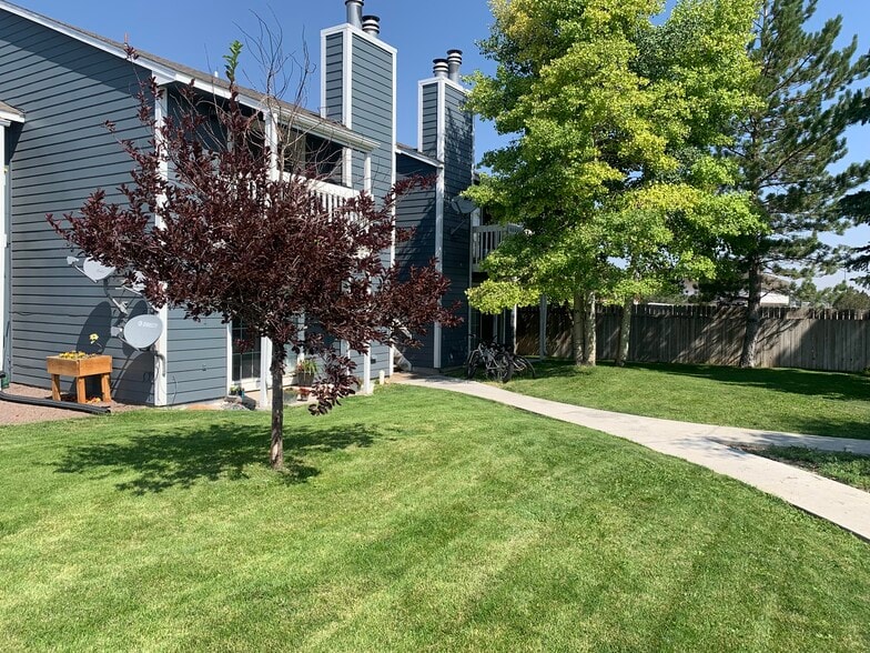 Primary Photo - 631 Plaza Ct