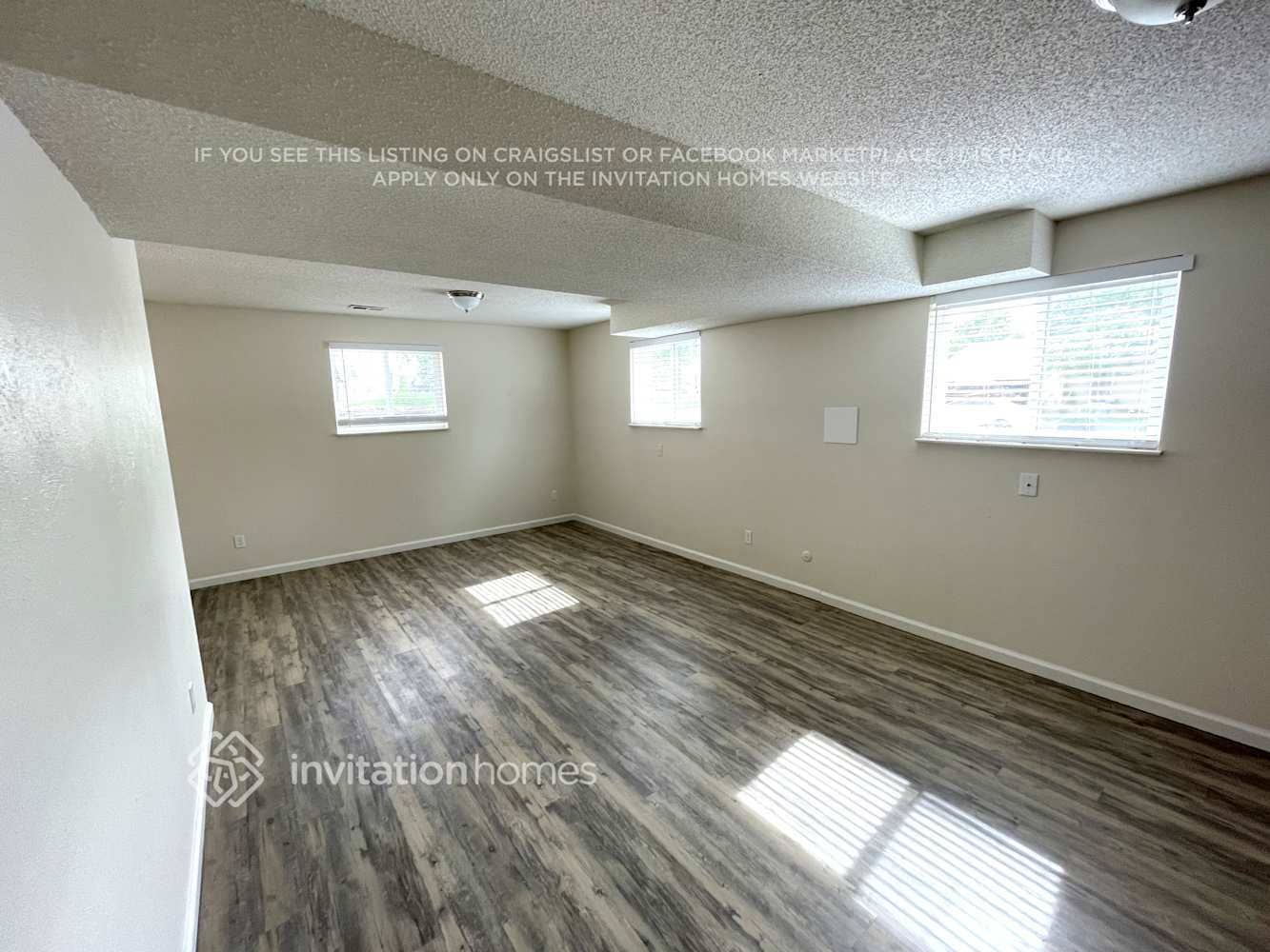 Building Photo - 378 S 24th Ave