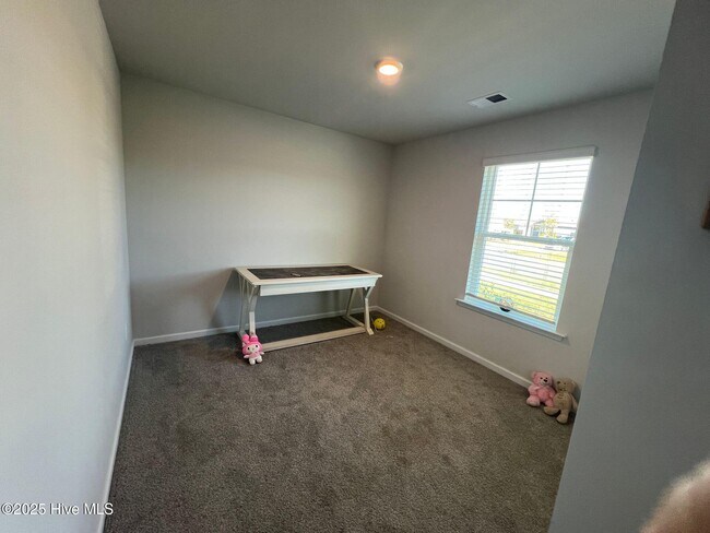 Building Photo - 115 Cleat Dr
