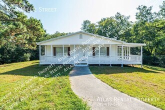 Building Photo - 1651 Millie St NE