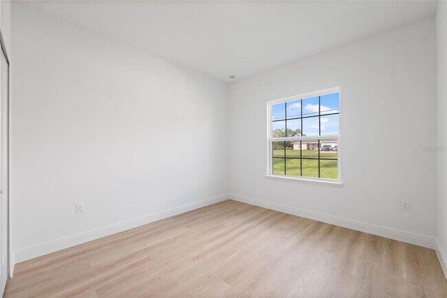 Building Photo - 746 Marion Oaks Manor
