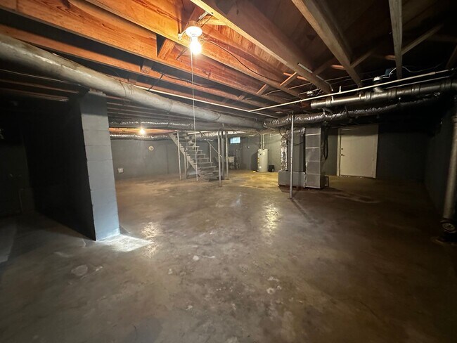 Building Photo - *Move in Special - Spacious 3 bedroom/ 2.5 bath home near Exit 8 - Morristown, TN