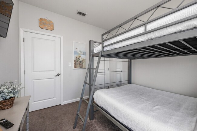 Building Photo - 106 Las Joyas Blvd