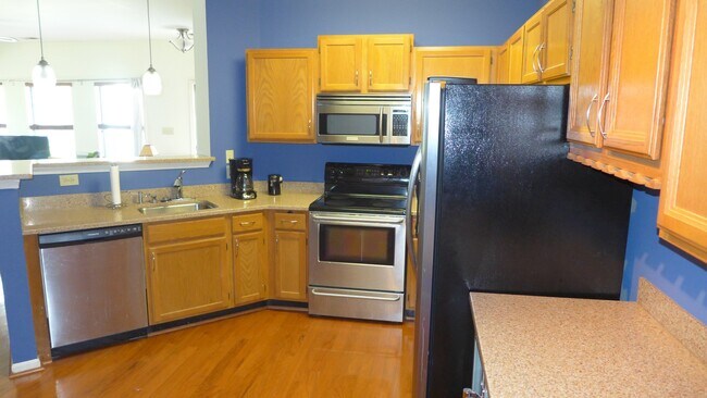 Building Photo - 1426 Nutwood Ct