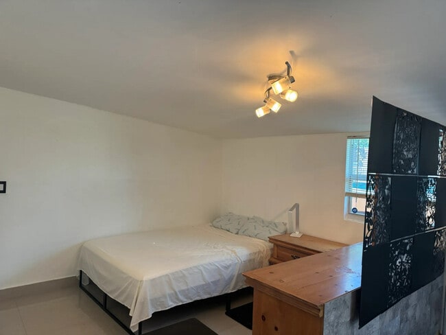 Building Photo - 1621 N 71st Ave