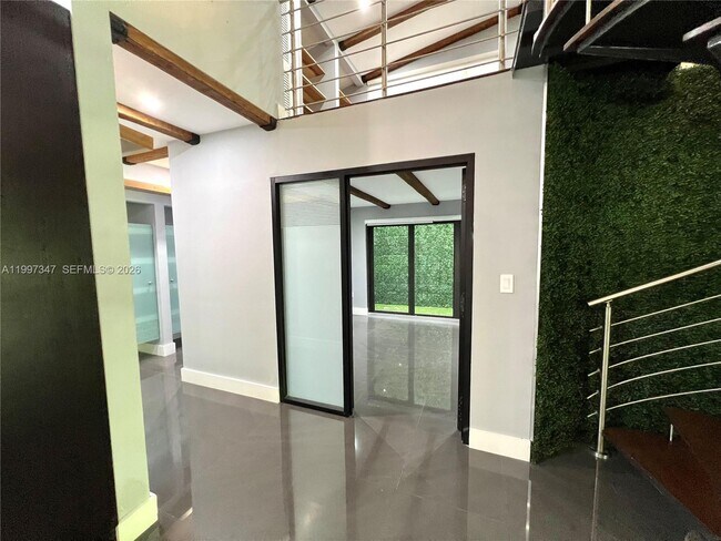 Building Photo - 9331 NW 48th Doral Terrace